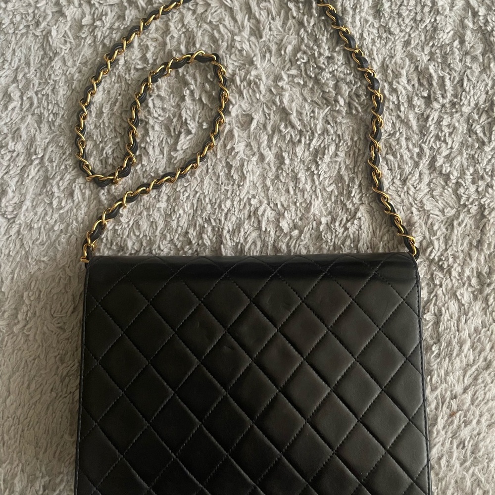 Chanel Vintage Bag 24k gold plated hardware in black - Picture 4 of 8